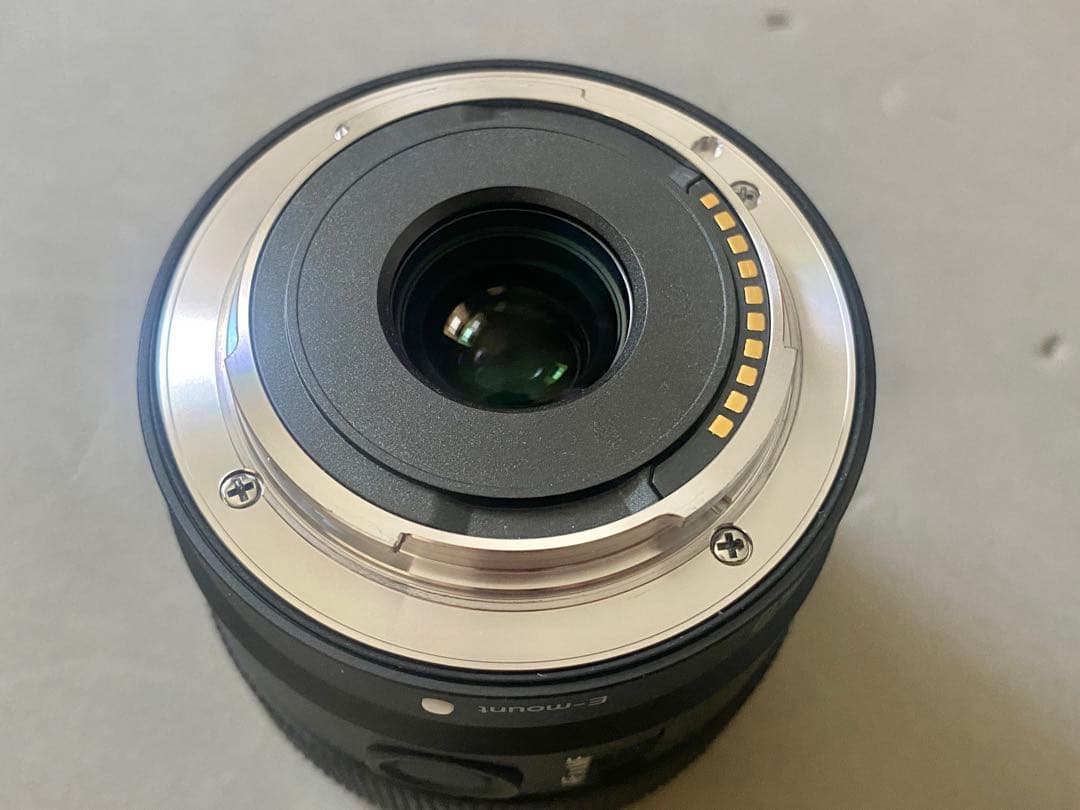 ソニー SEL11F18 広角単焦点レンズ APS-C E 11mm F1.8