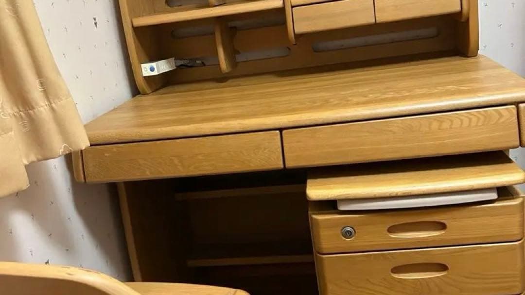 かよこさま専用イトーキ木製学習机