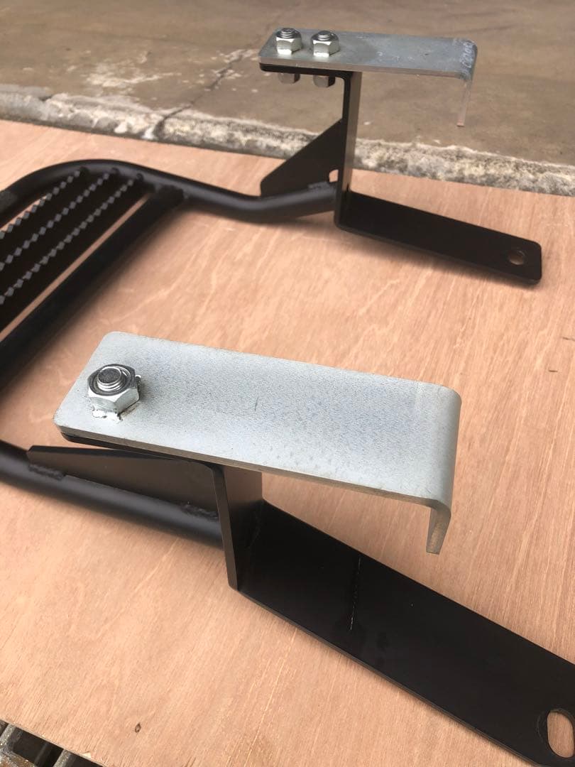 【sanconsan】JB23サイドステップ（運転席用）アピオ「ゲジゲジ君