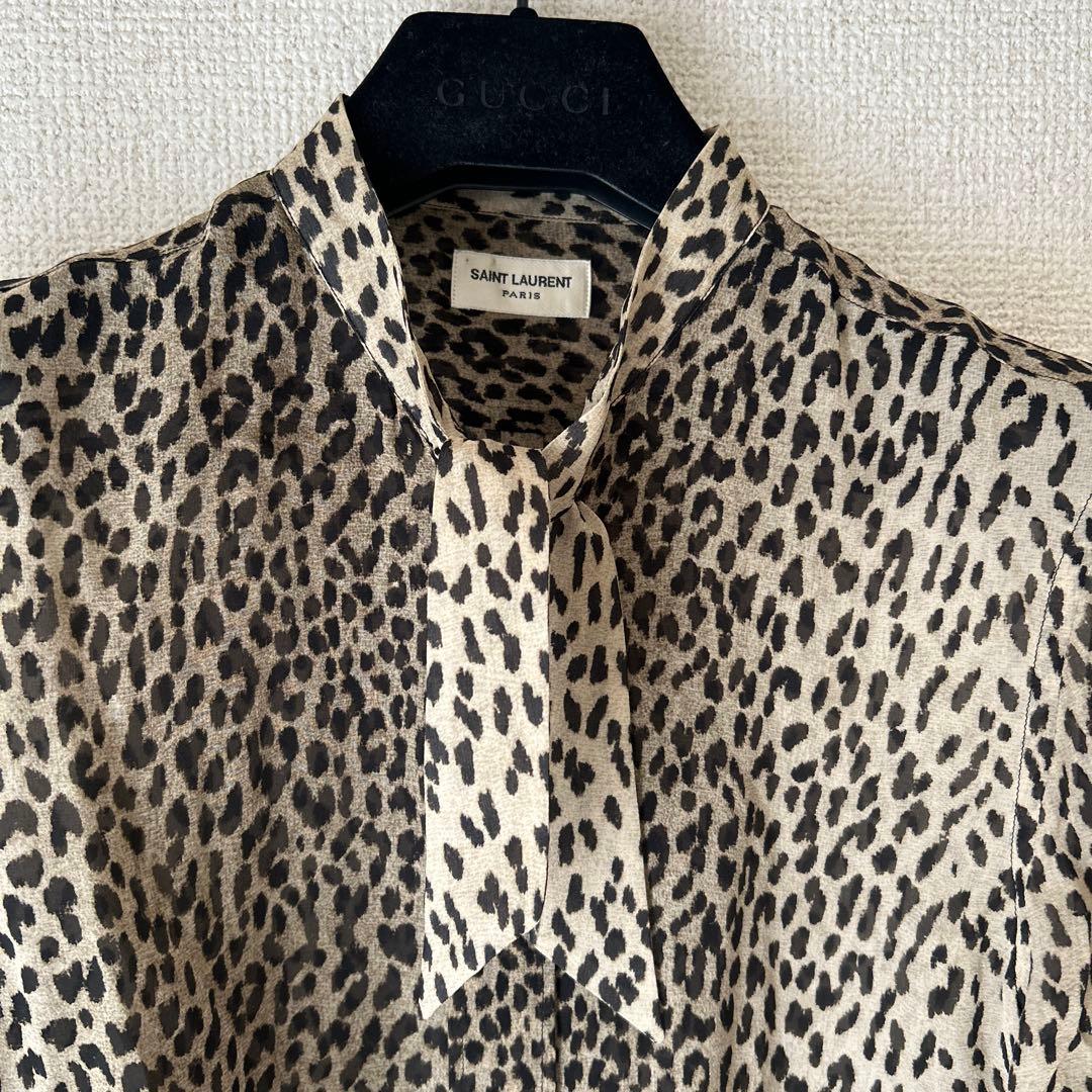 美品サンローランパリ　シルクレオパート　リボンタイブラウス　BABYCAT
