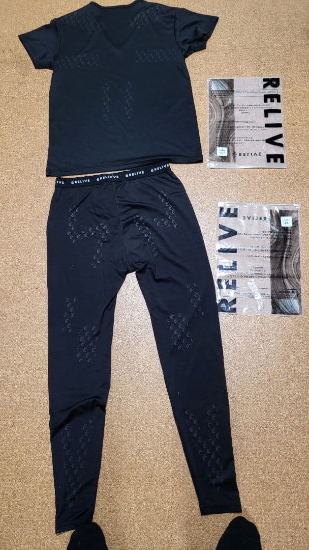 RELIVE Mサイズ ブラック VネックTシャツとレギンスセット
