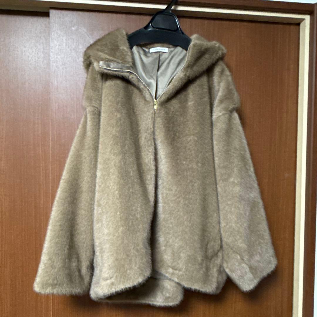 新品未使用LOUNGEDRESS ラウンジドレス　フェイクファーブルゾン