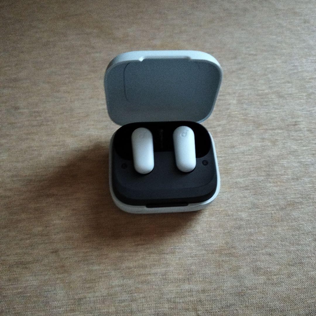 グレー ワイヤレスイヤホン インイヤー型