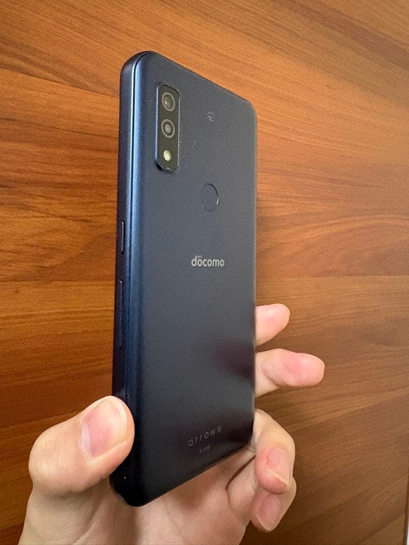 美品 docomo arrows Weダークブルー