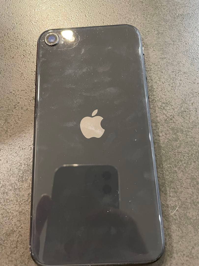 Apple iPhone SE (第2世代) 本体 画面ひび割れあり