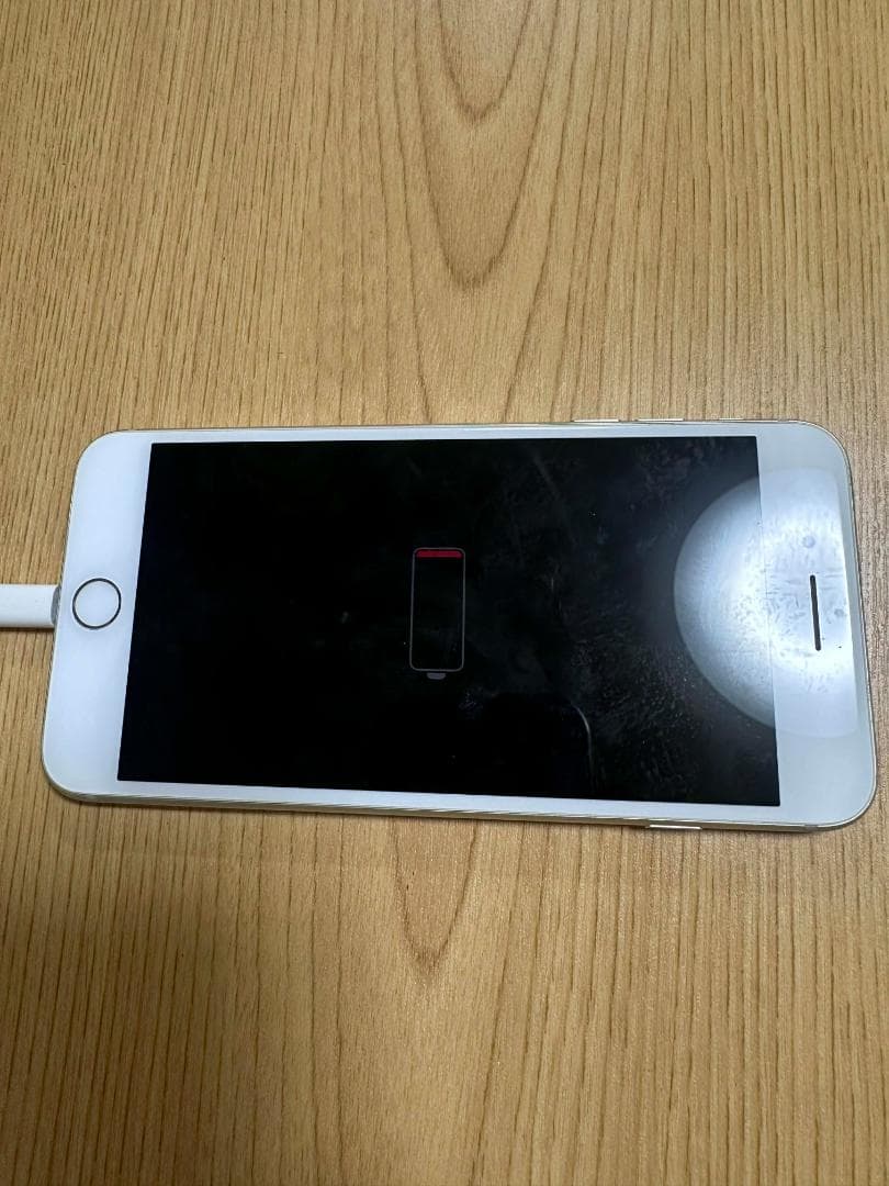 猫*様 iPhone 8 Plus ホワイト 本体