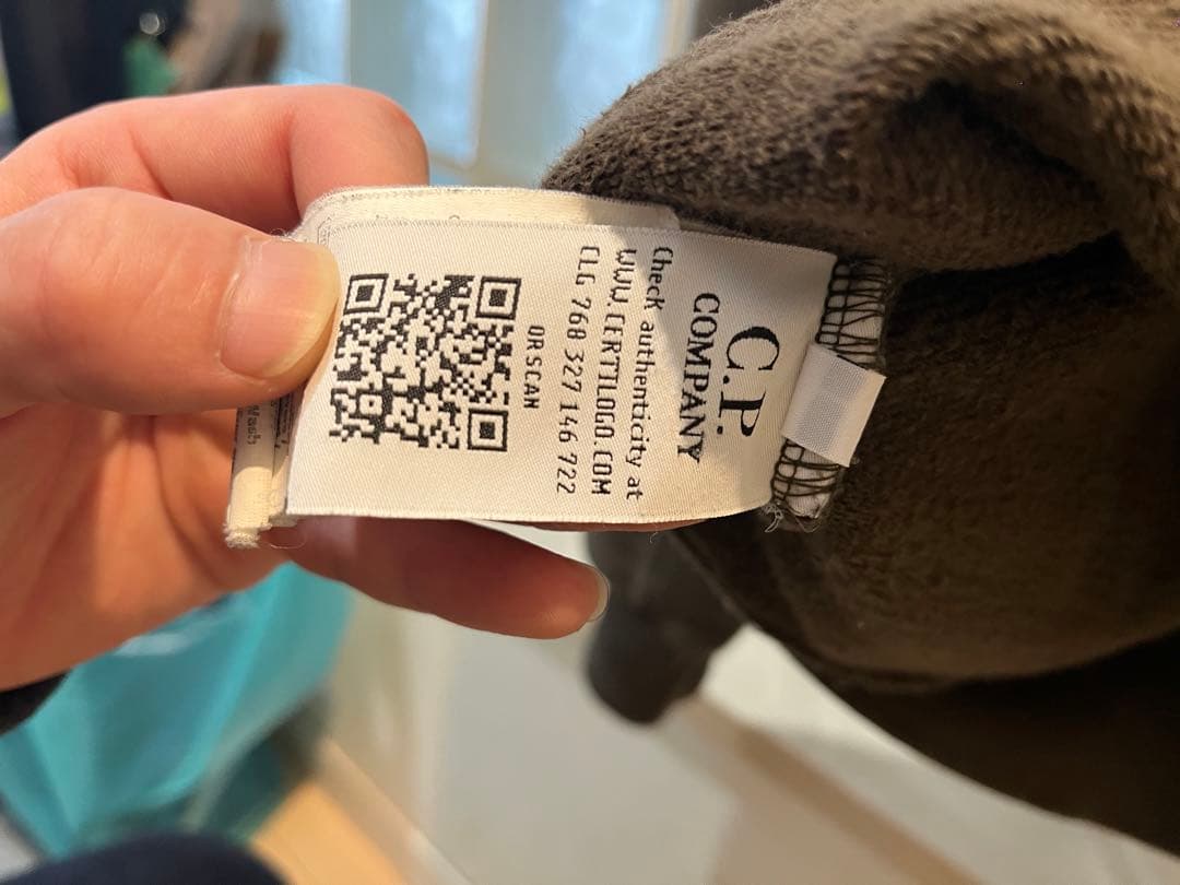 C.P. COMPANY オリーブ スウェットシャツ