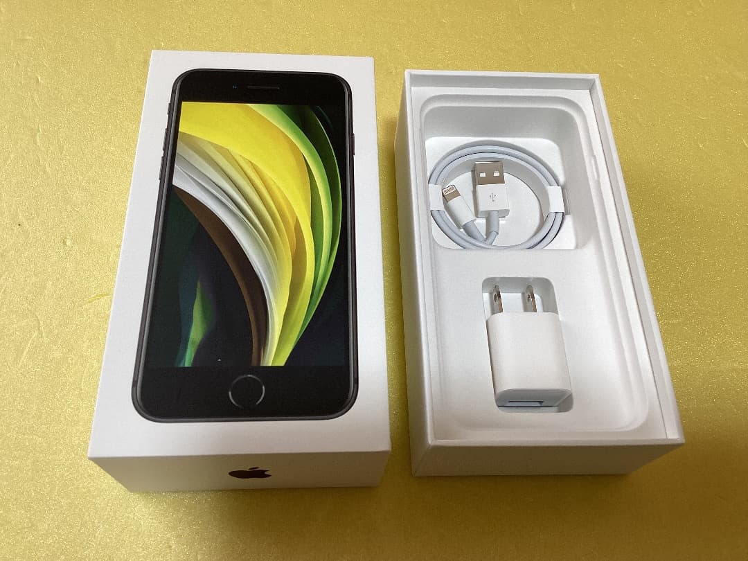 【美品】Apple iPhone SE (第2世代) ブラック