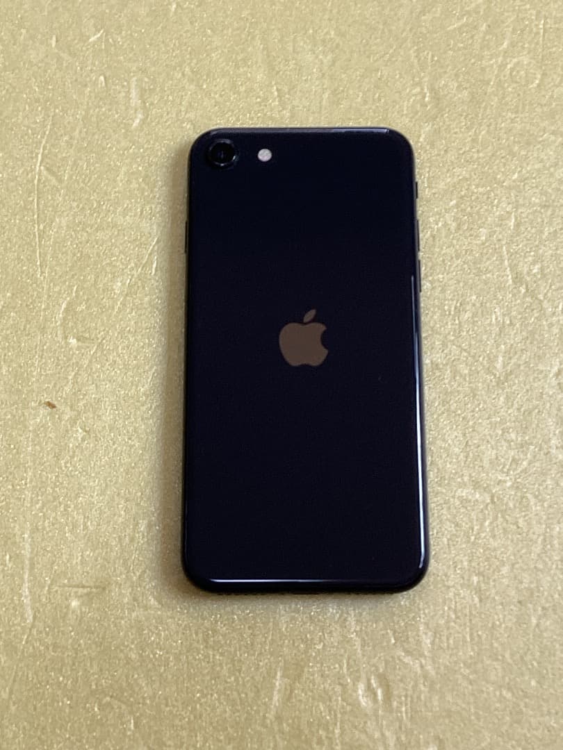 【美品】Apple iPhone SE (第2世代) ブラック