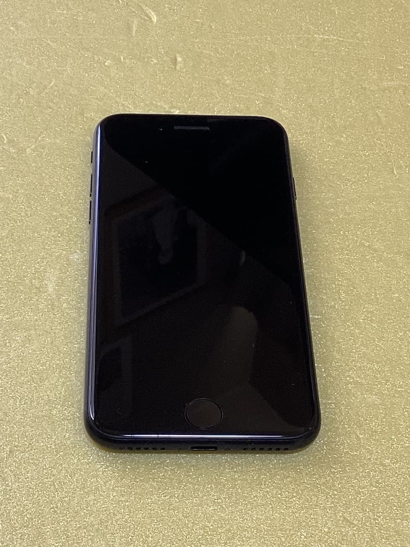 【美品】Apple iPhone SE (第2世代) ブラック