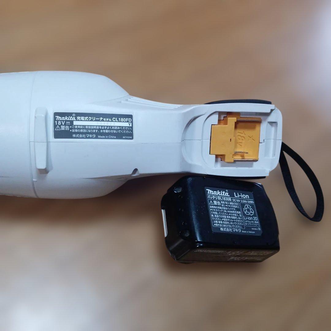 マキタ18V充電式クリーナーCL180FD 純正バッテリー及び純正急速充電器付