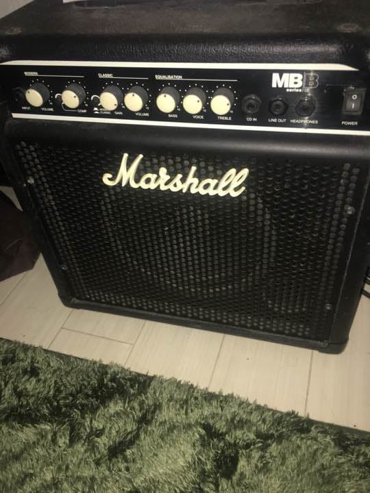 マーシャル ベース アンプ