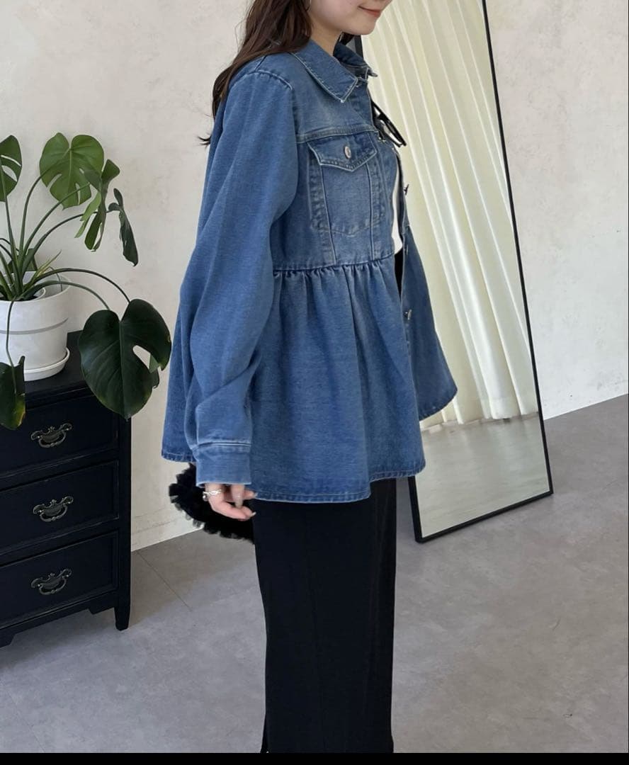 新作！！ギャザーぺプラムデニムジャケット