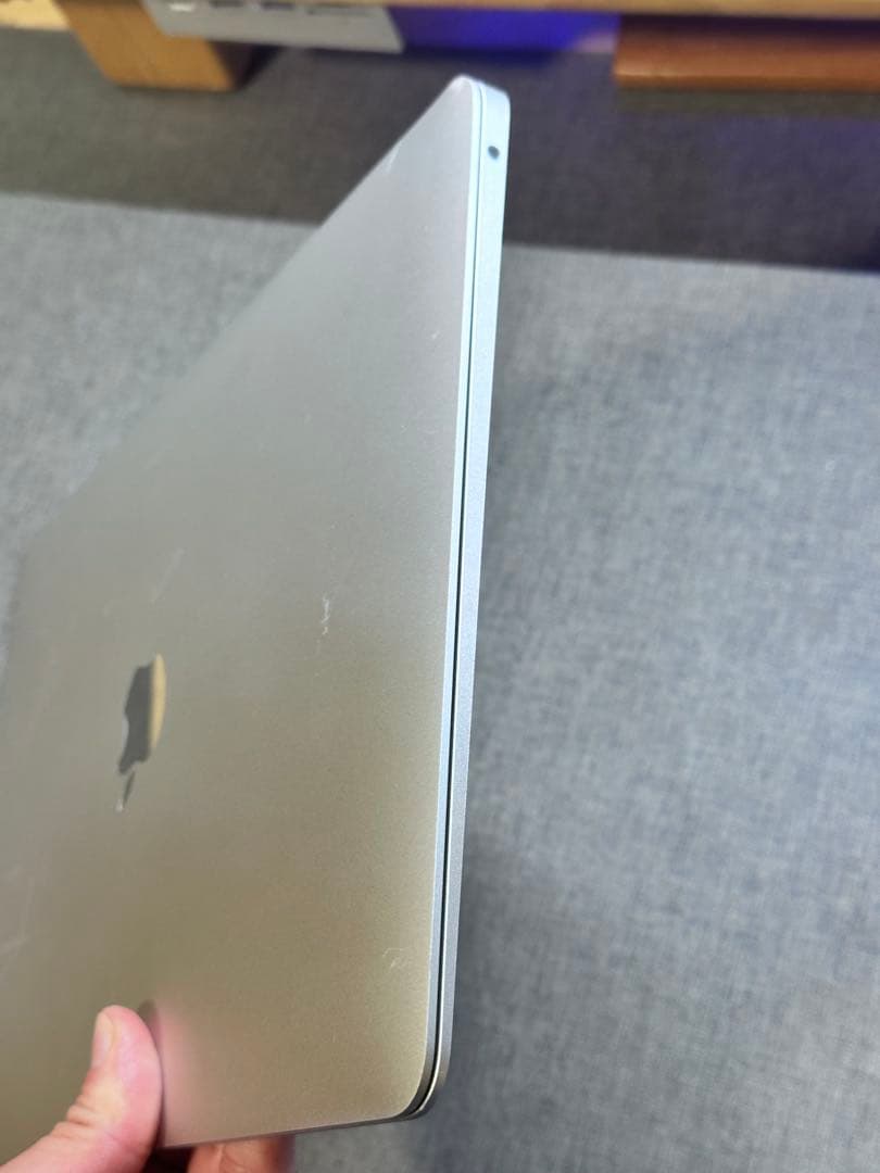 MacBook本体 MacBook air i5-8GB-256GB office