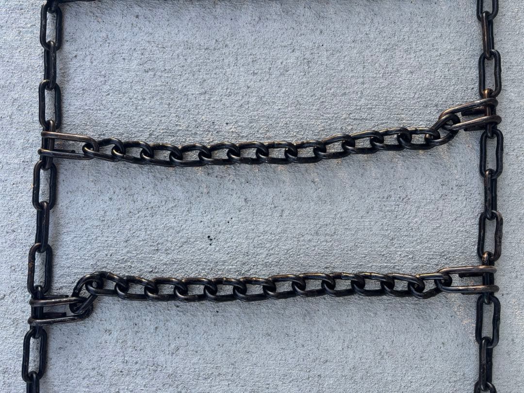 ハシゴ型タイヤチェーン