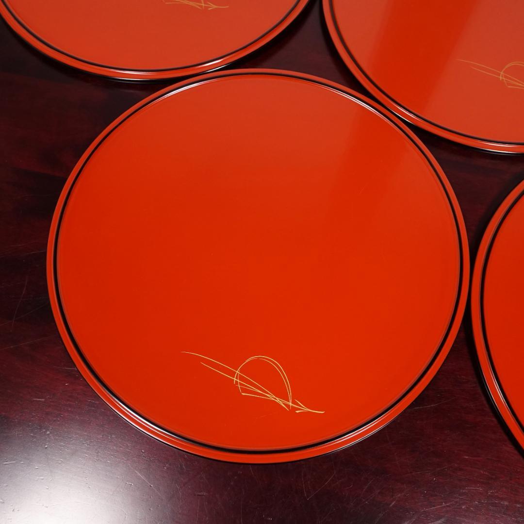 輪島塗 八井珠蔵 朱塗 裏黒塗 沈金結び松 丸盆 5客 共箱