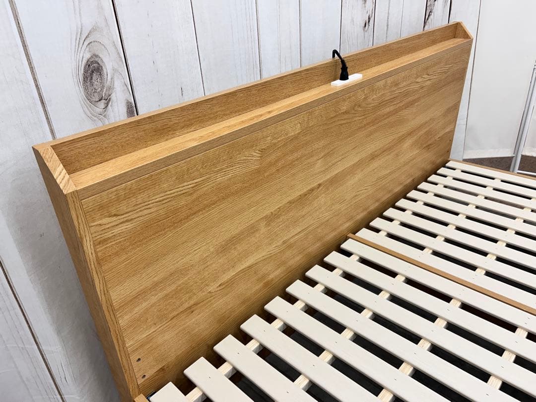 クイーンベッドフレーム