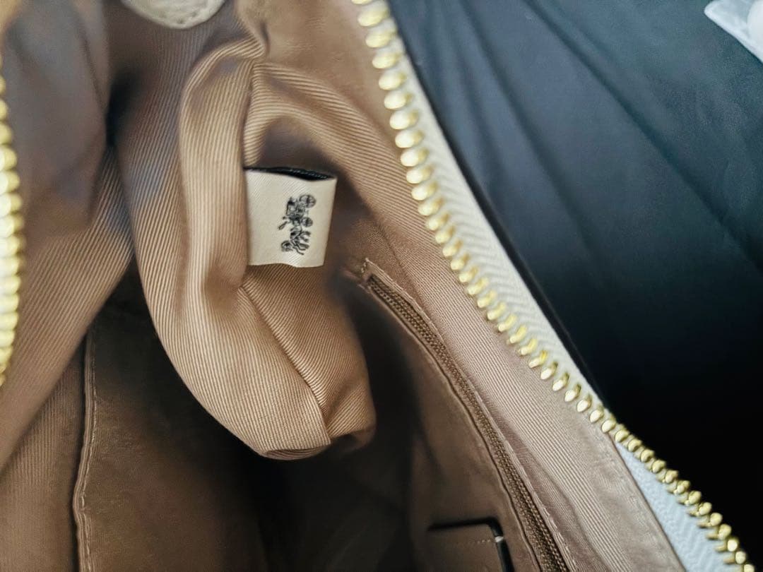COACH ホワイトレザーバッグ