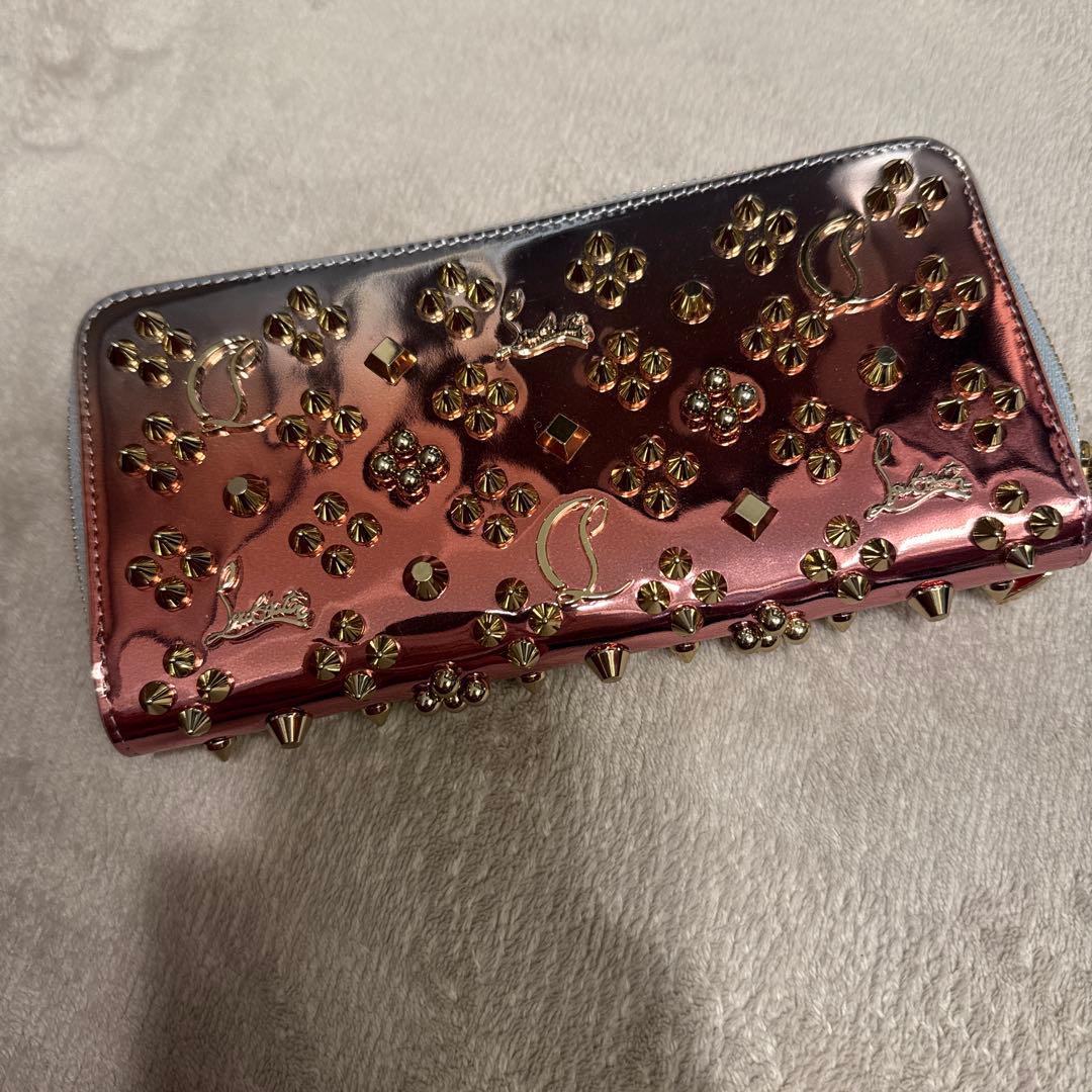 新品未使用　ルブタン　オーロラエナメル