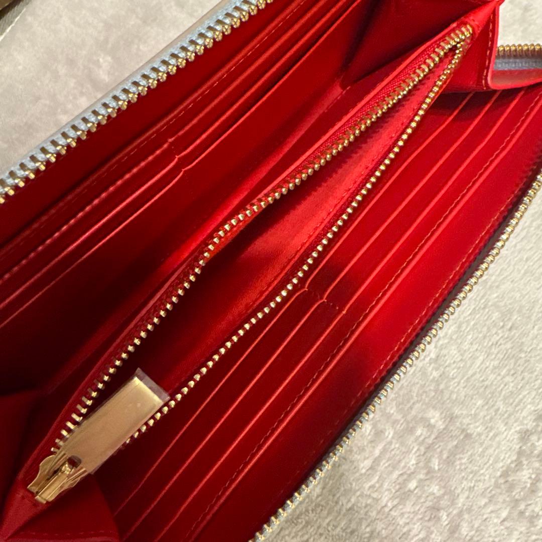 新品未使用　ルブタン　オーロラエナメル