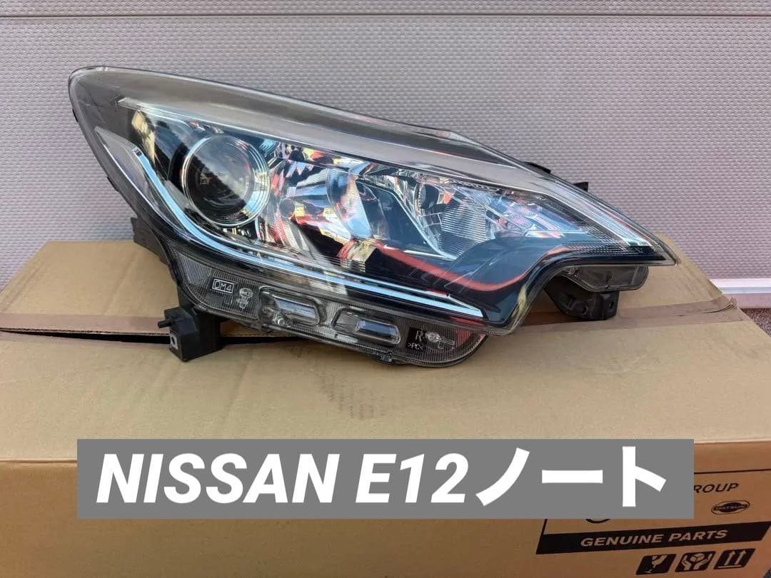 チラチラ様☆H30年3月式日産　E12 ノート　中古　右ヘッドランプハウジング☆