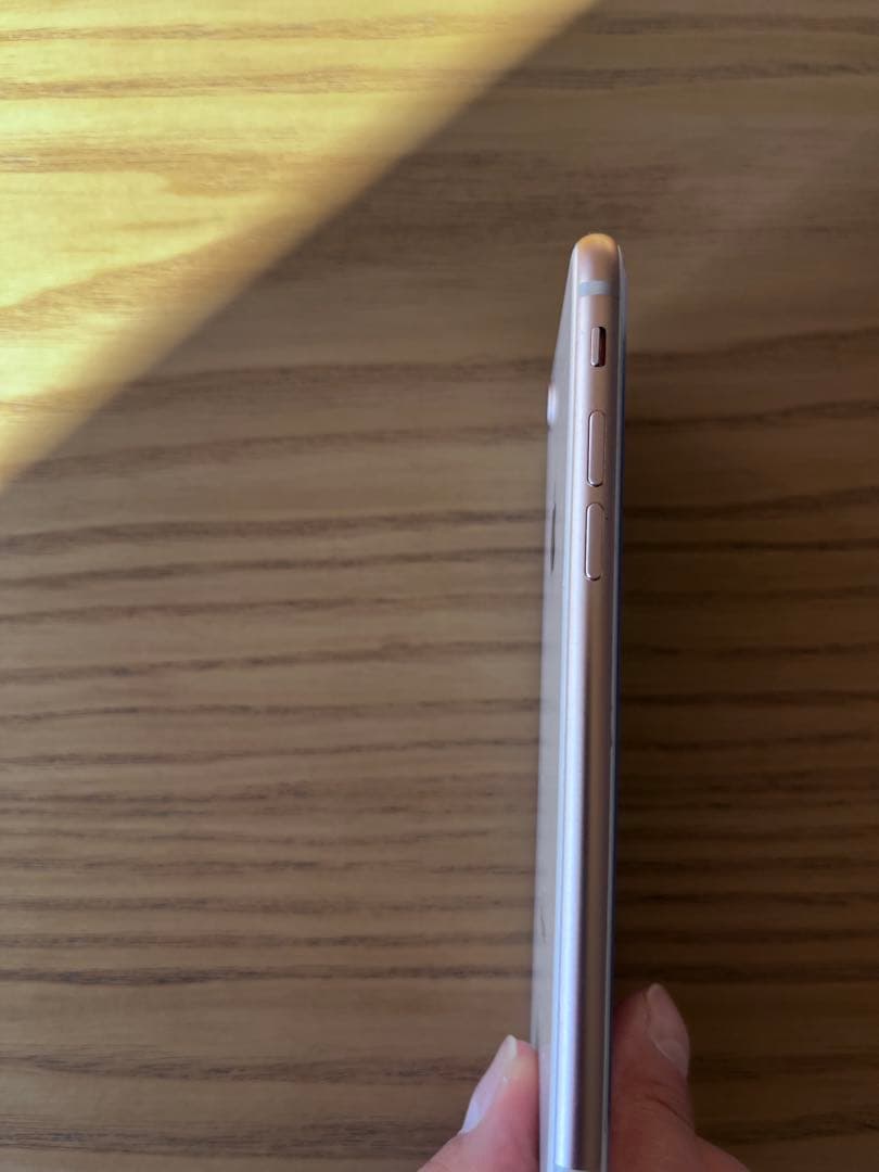 S*）様 Apple iPhone 8 64GBゴールド本体 箱•ケーブル・イヤ