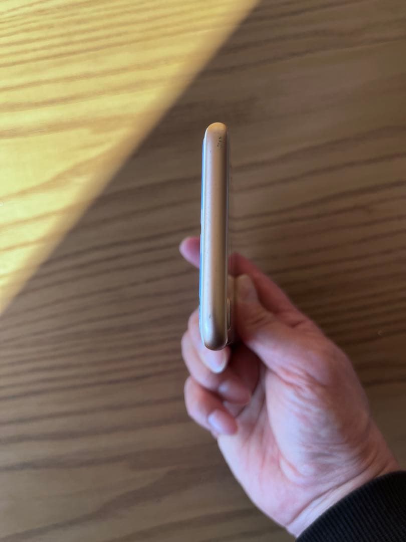 S*）様 Apple iPhone 8 64GBゴールド本体 箱•ケーブル・イヤ