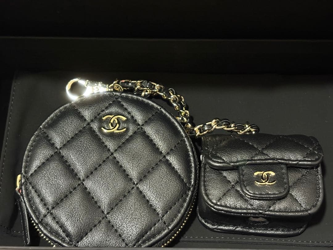 CHANEL ノベルティ　ケース　AirPods イヤーズギフト　公式