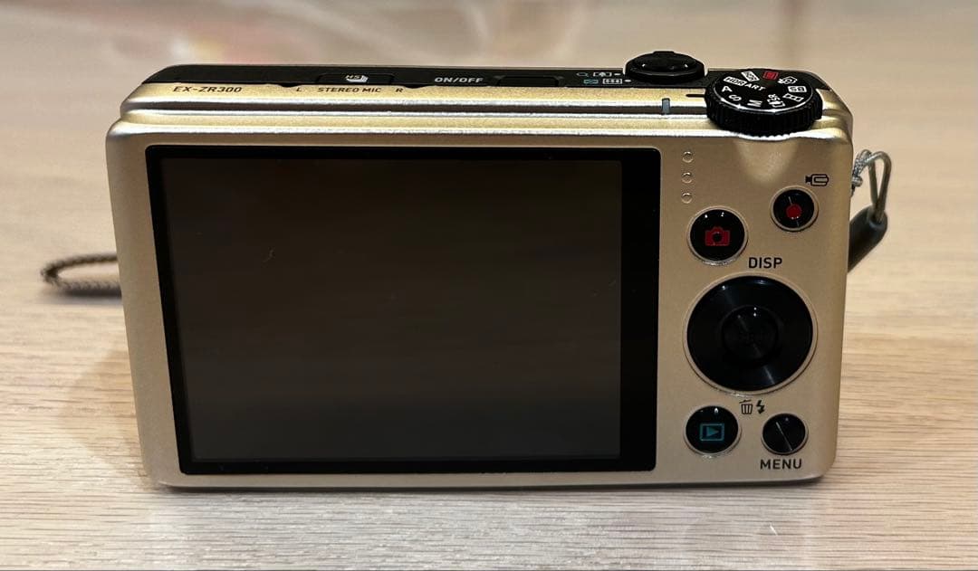 デジタルカメラ CASIO EXILIM EX-ZR300