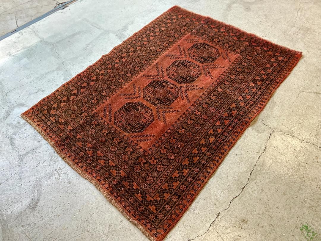 【Vintage rug】アフガニスタン産｜176 × 127cm｜トルクメン族