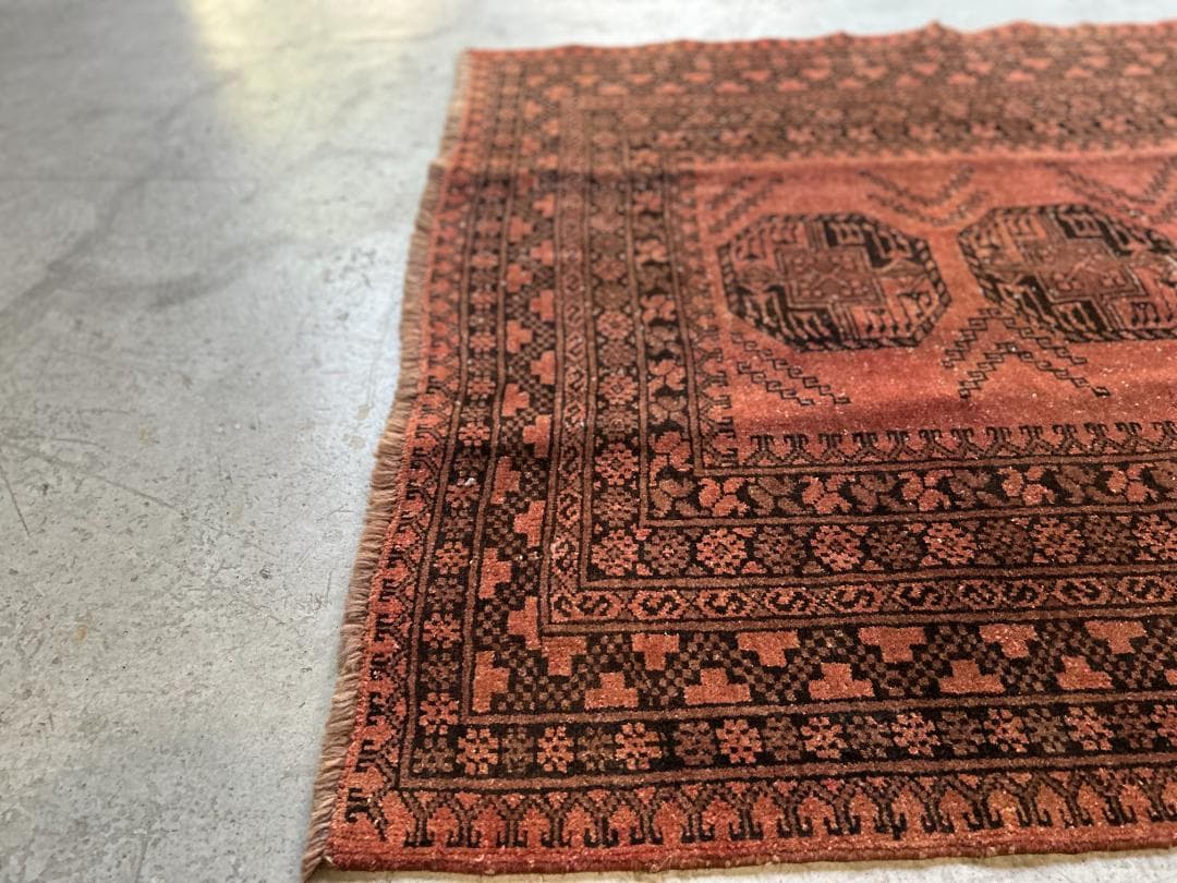 【Vintage rug】アフガニスタン産｜176 × 127cm｜トルクメン族
