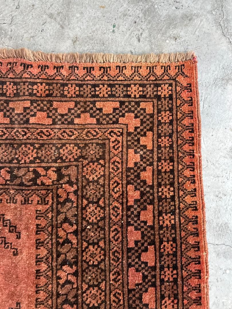 【Vintage rug】アフガニスタン産｜176 × 127cm｜トルクメン族