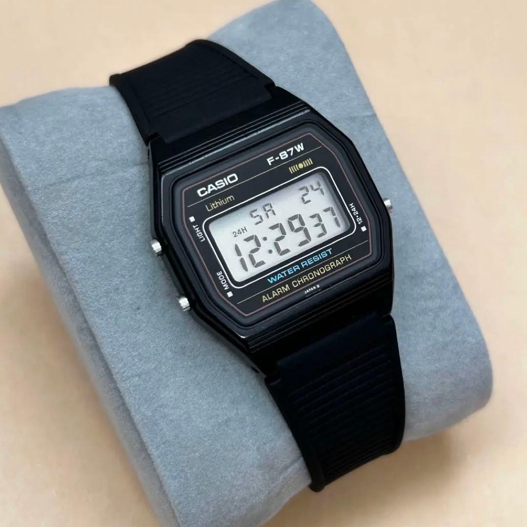 時計 CASIO F-87W