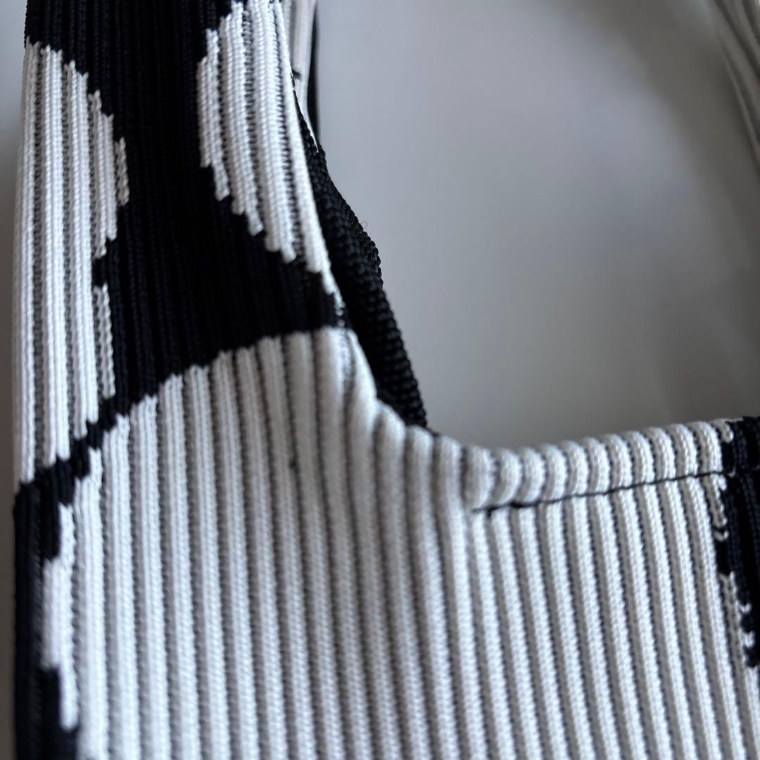 マリメッコ ニット ミニトート バッグ ウニッコ柄 ホワイト×ブラック