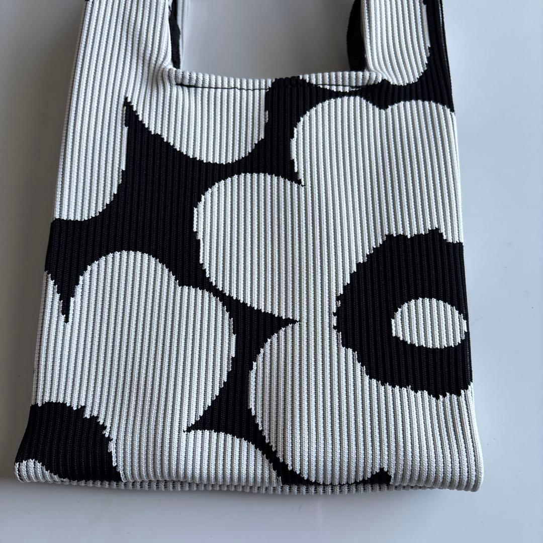 マリメッコ ニット ミニトート バッグ ウニッコ柄 ホワイト×ブラック