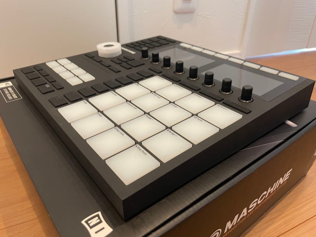 ④ Native Instruments MASCHINE Mk3 ライセンス有