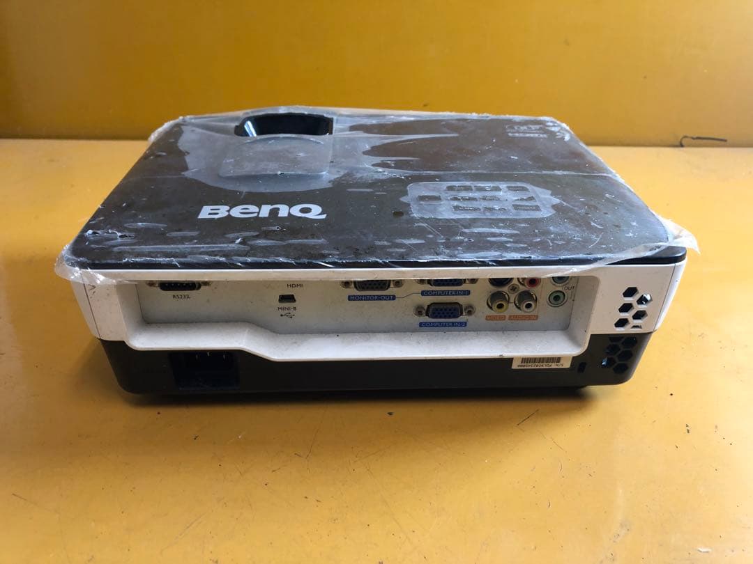 BENQ プロジェクター 本体 DLP技術搭載 TH68I 動作品