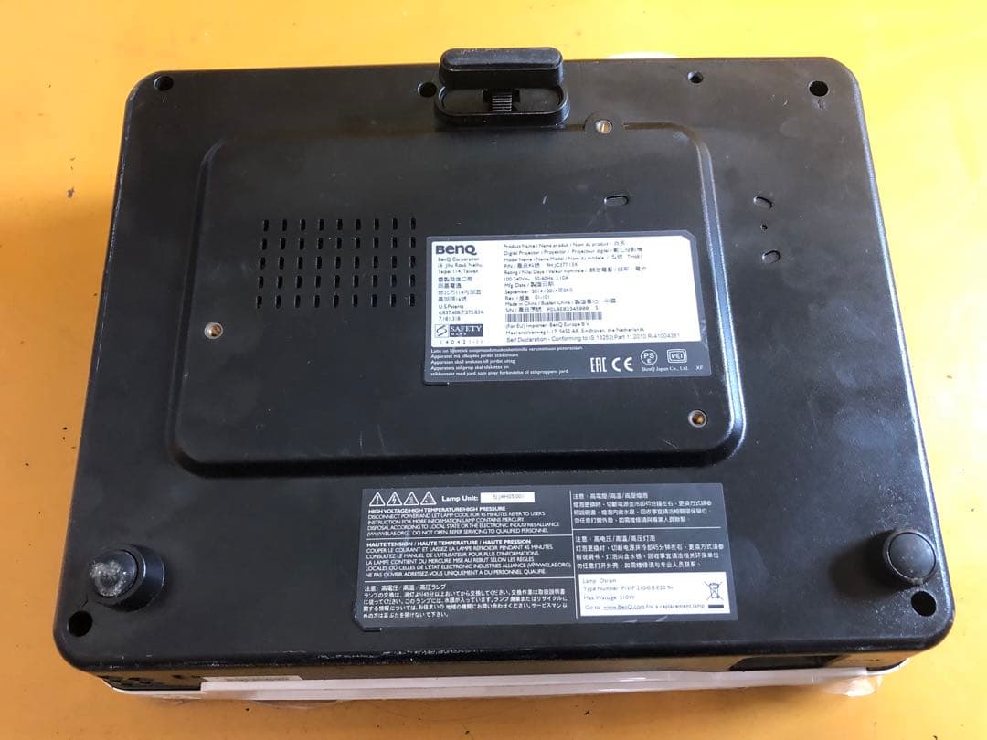 BENQ プロジェクター 本体 DLP技術搭載 TH68I 動作品