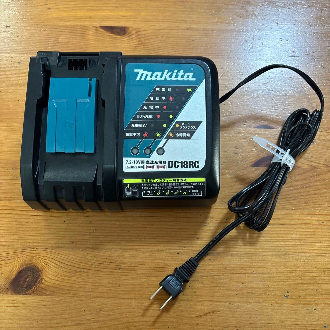 マキタ Makita スティッククリーナー CL182FD 本体.充電器付き