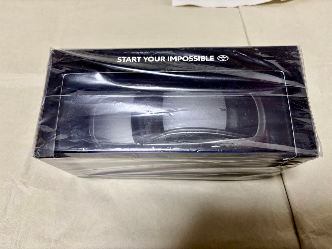 クラウンクロスオーバー　ミニカー　プレシャスメタル　ケース付き未開封