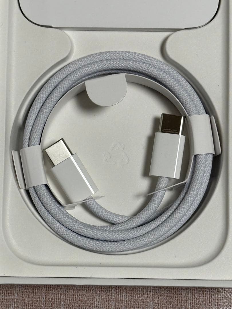 iPhone15 256gb SIMフリー　本体＋箱＋充電コード