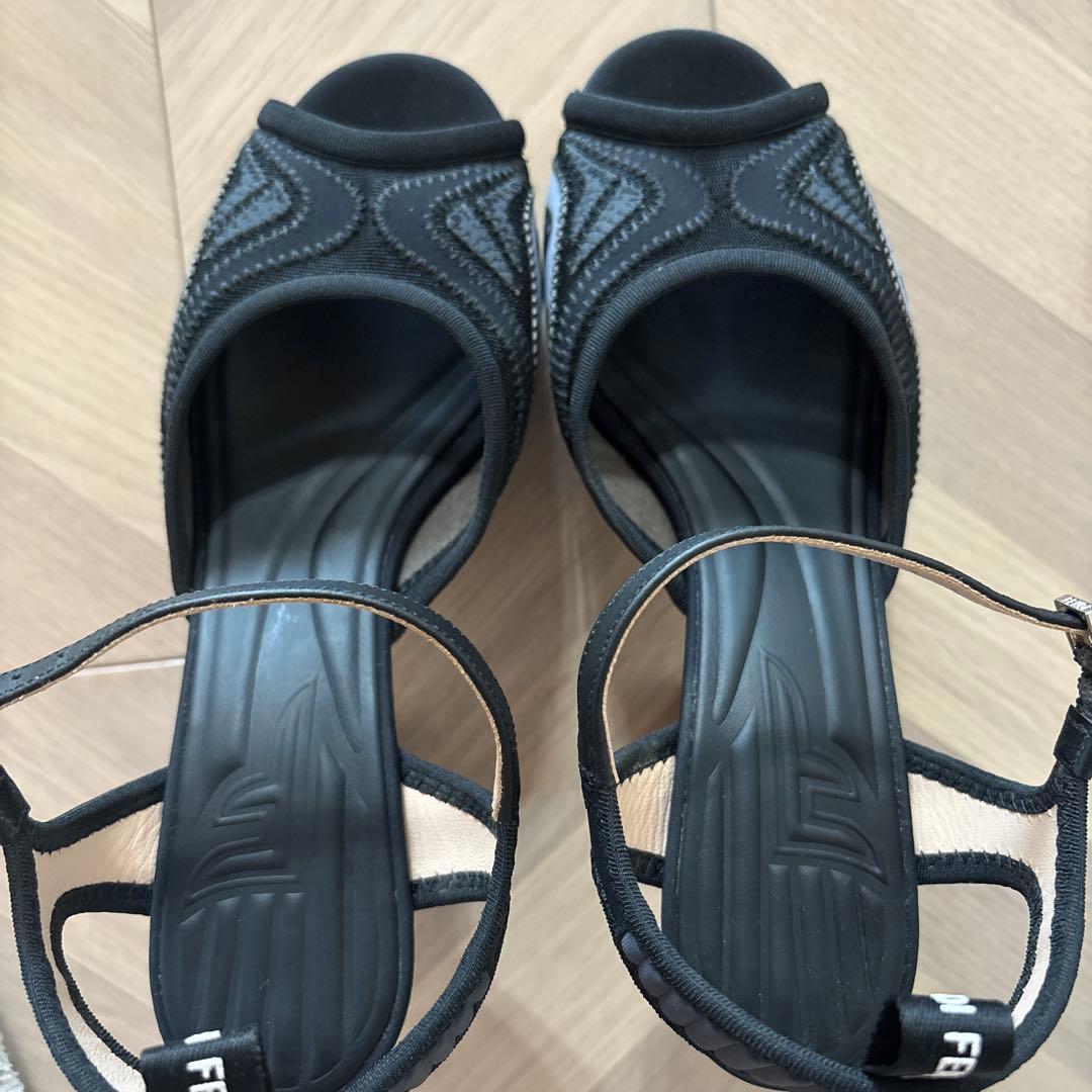 お値下げ中！【美品】FENDI プラットフォームサンダル　37.5サイズ
