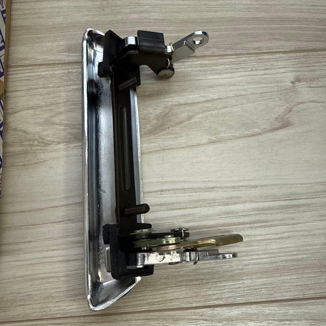 マ*ン様 NISSAN ハンドル 80605-A8002