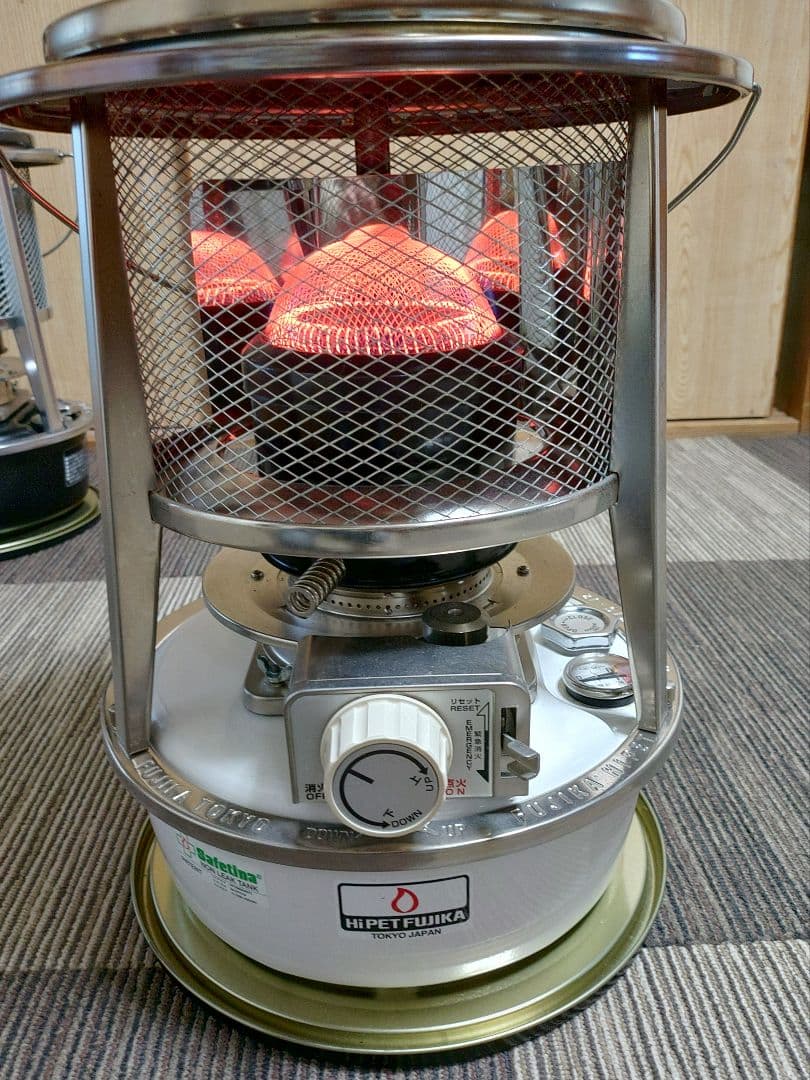 フジカ石油ストーブ 反射板付き(白)