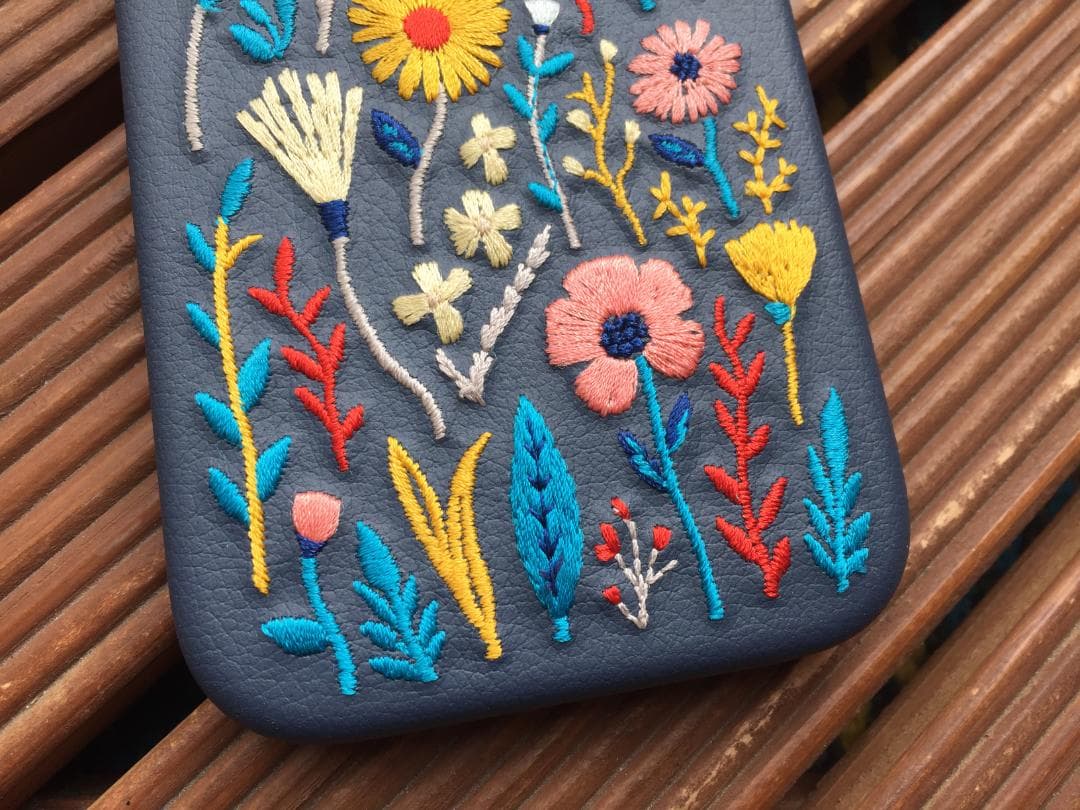 可愛い刺繍【OtterBox iPhone17 Pro Max】オッターボックス