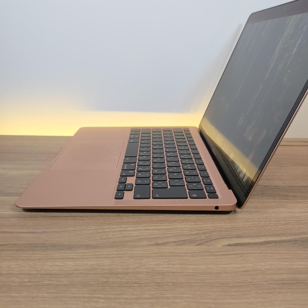 【ほぼ新品】極上美品＋充電回数25回未満　Macbook Air M1　8GB