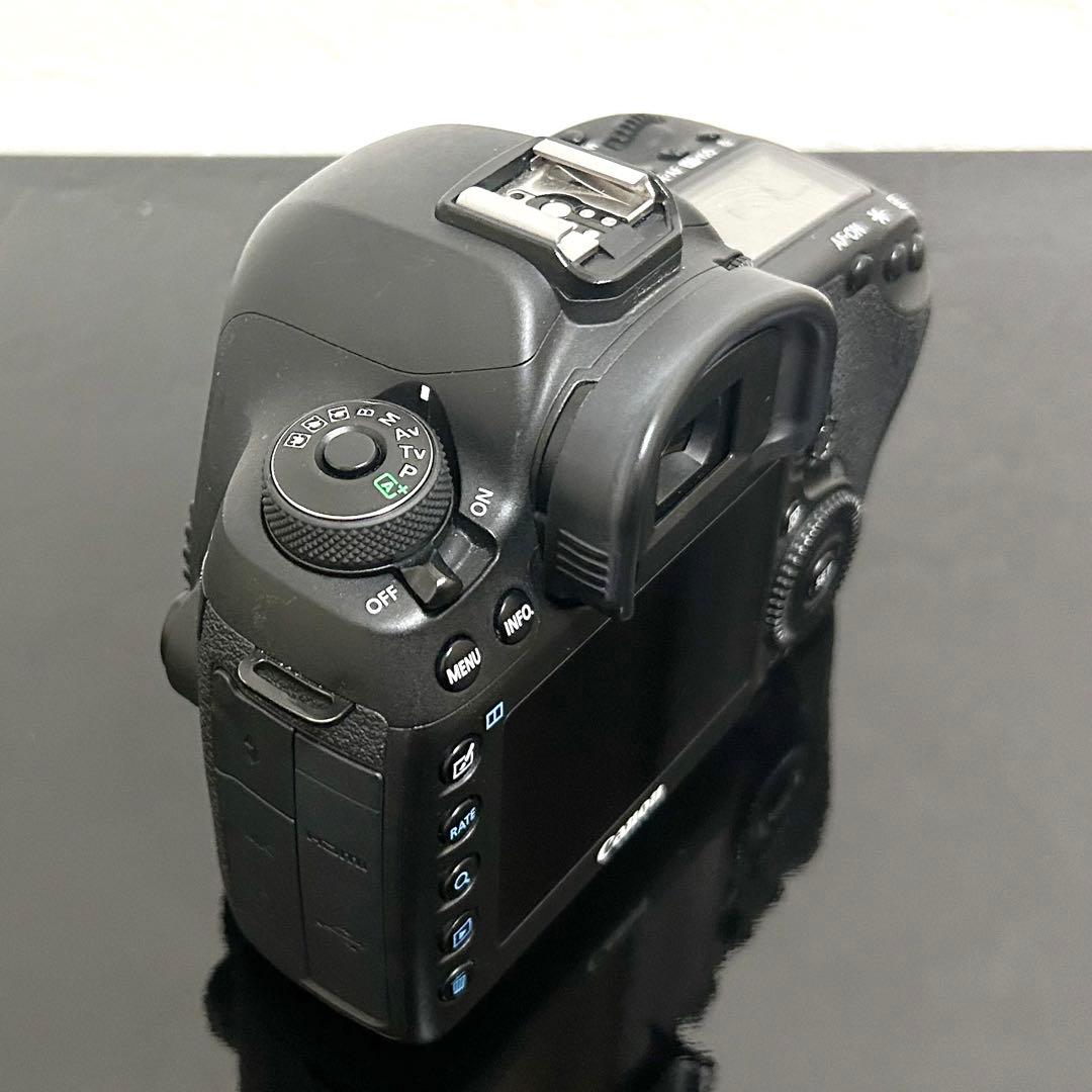 【良品】Canon EOS 5D Mark IV ボディ・純正バッテリー