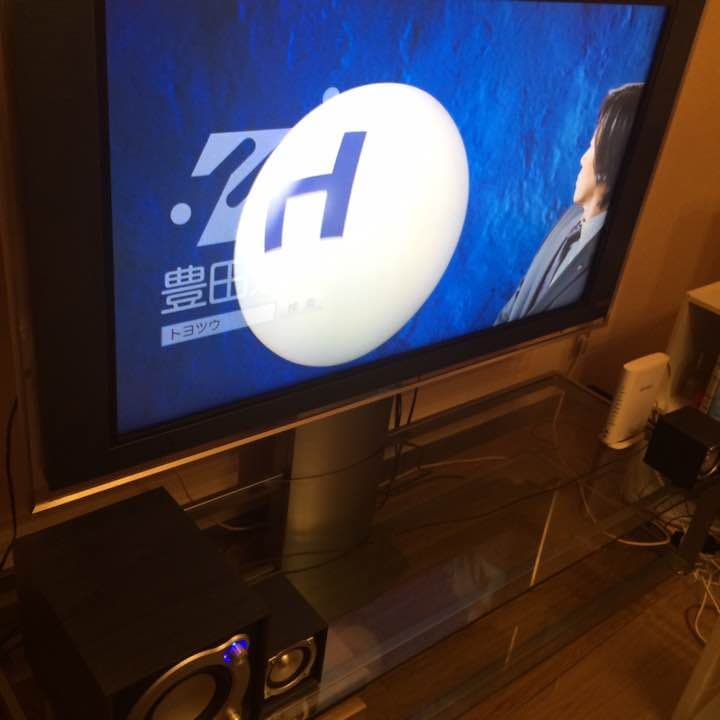 ガラステーブル一体化式のソニーのテレビです❗️