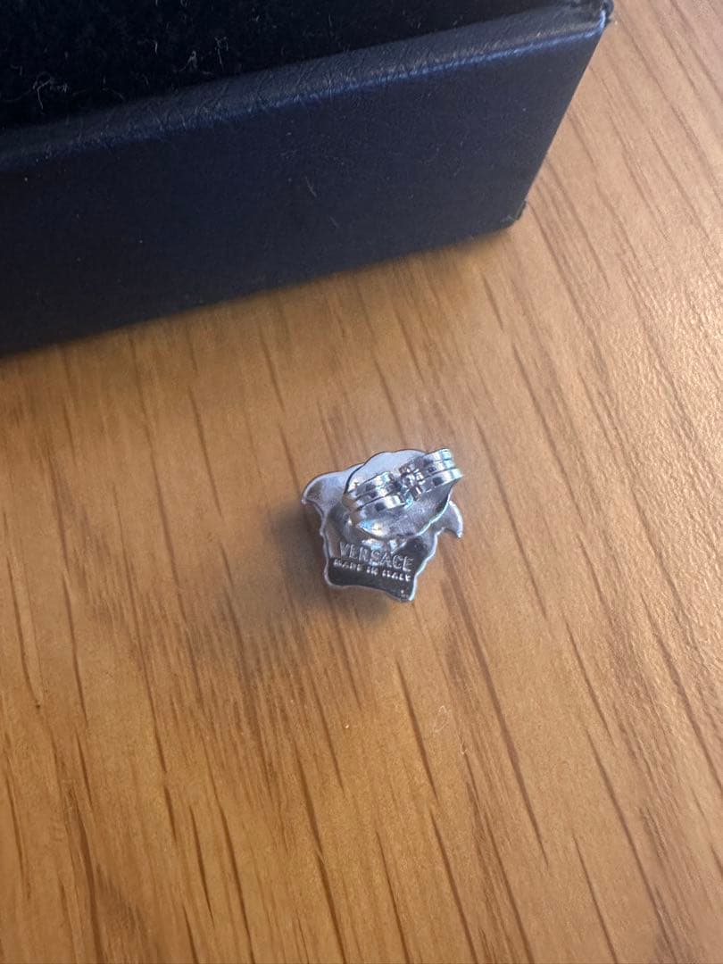 ボブスVERSACE メデューサヘッド ピアス(両耳用)片耳のみ