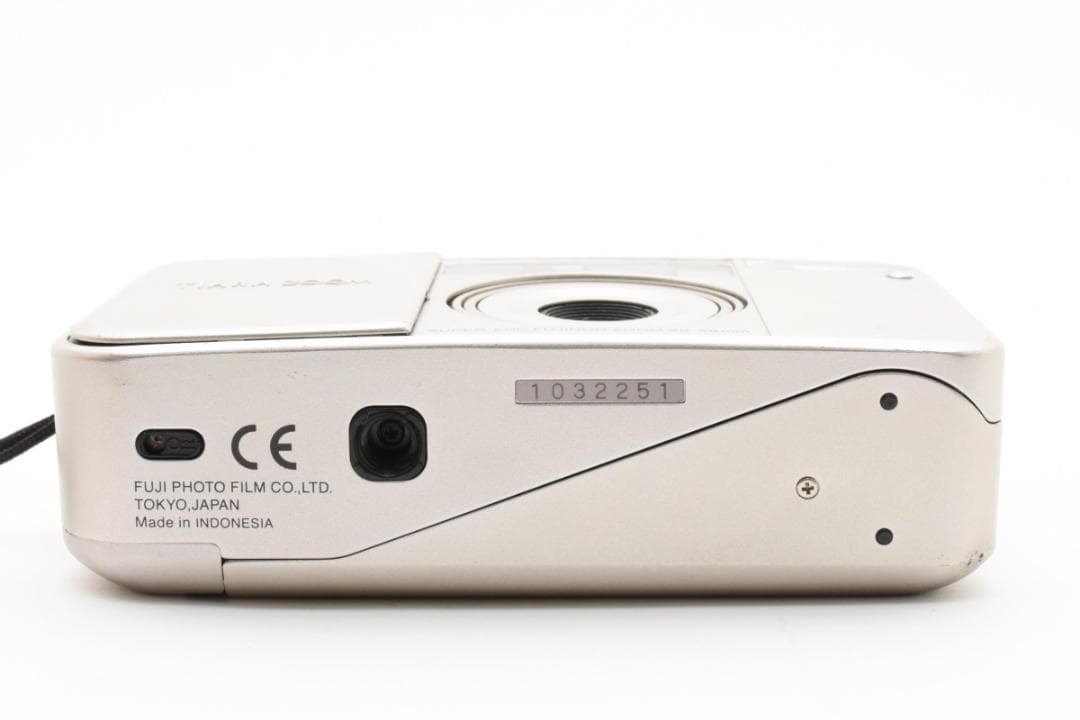 富士フィルム　FUJIFILM TIARA ZOOM コンパクトフィルムカメラ